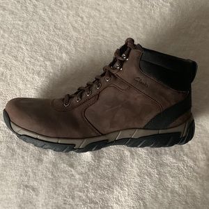 Mens Clark’s Brown Leather Grove Hi Waterproof Ankle Boots Size 11M US